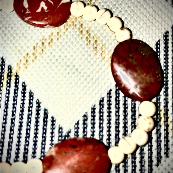 Red Jasper wavy oval & Howlite Authentic Stone Gemstone Beads Gemstone Bracelet - Picture 3 of 3